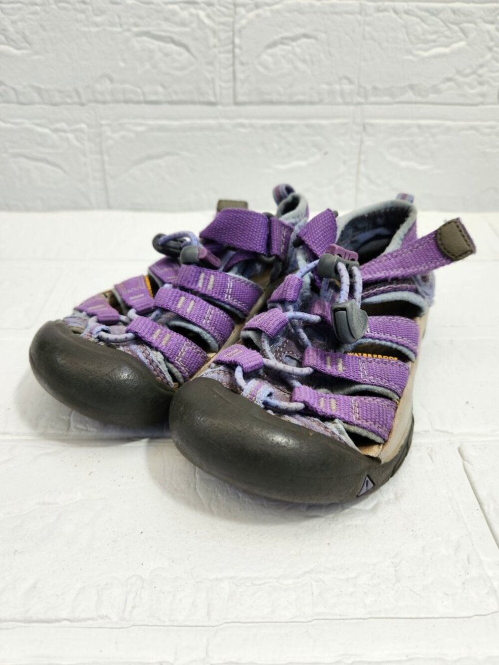 KEEN Newport H2 Sports Sandals Kids Size 10 Purple Waterproof Hiking Outdoor